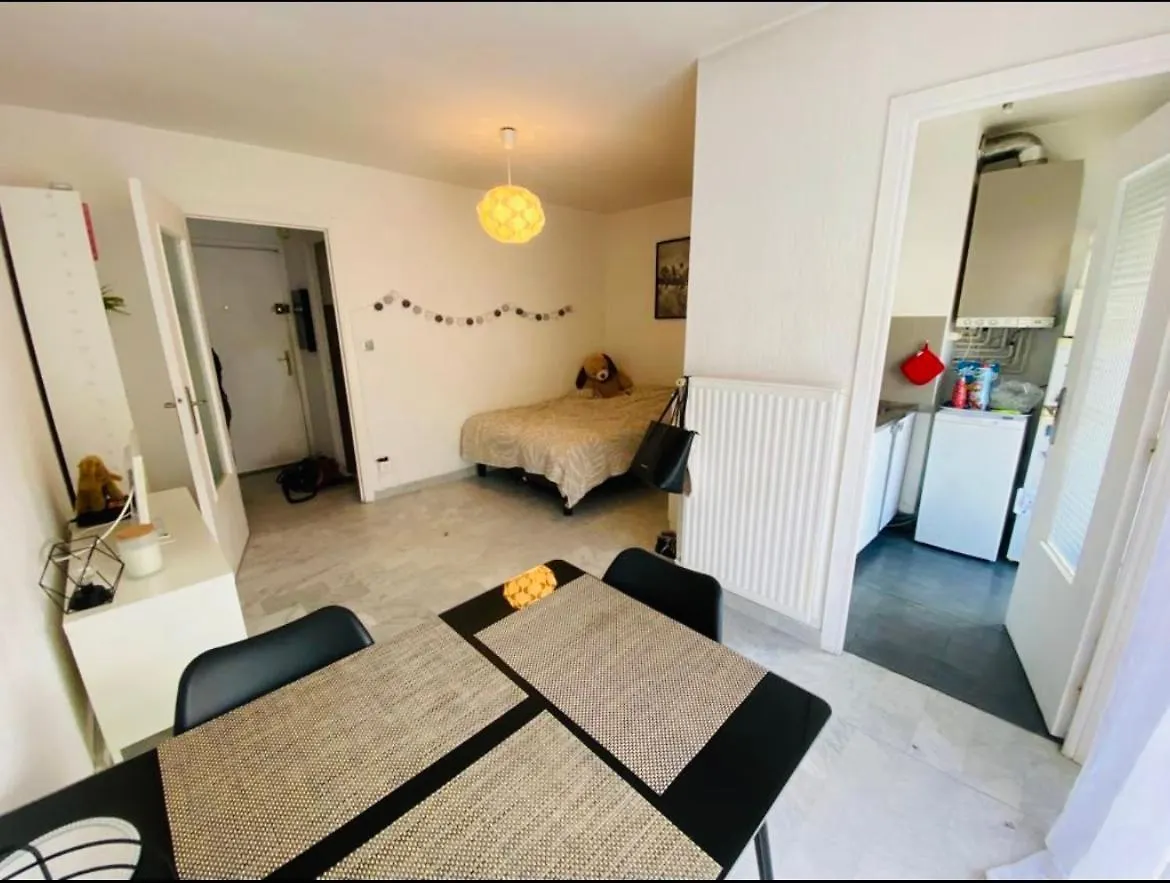 Joli Studio Avec Terrasse Apartment Nice 0*,  France